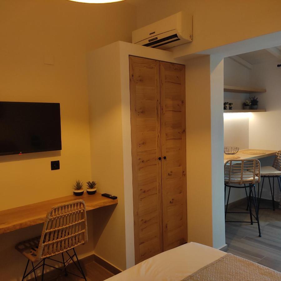 Ferienwohnung Pansion Nikos Patitírion Exterior foto
