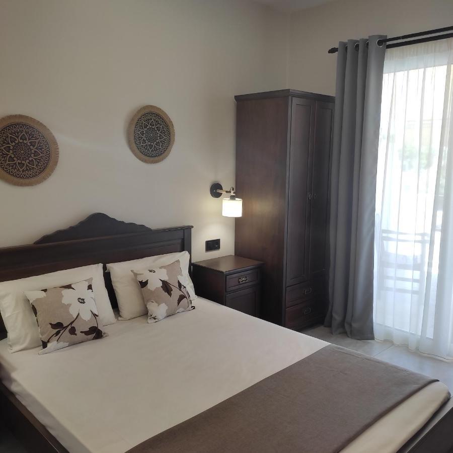 Ferienwohnung Pansion Nikos Patitírion Exterior foto