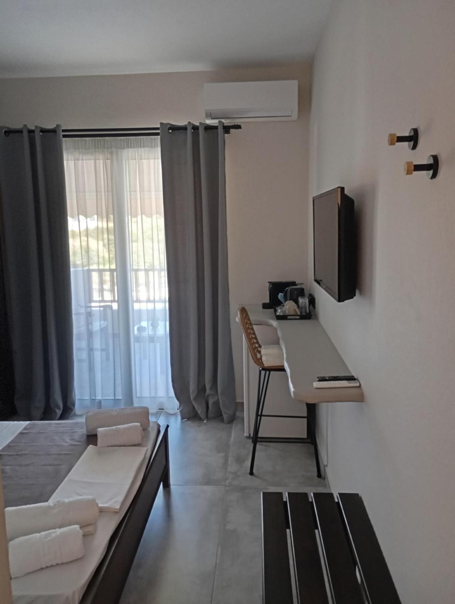Ferienwohnung Pansion Nikos Patitírion Exterior foto