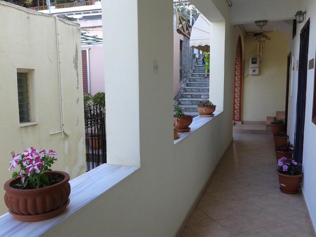 Ferienwohnung Pansion Nikos Patitírion Exterior foto